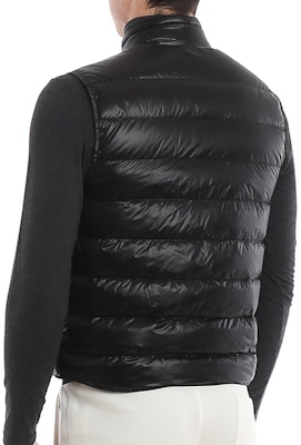 Moncler SS20 Vest Hitam Tahan Air Unisex 1A1070053029999 Purchase Moncler SS20 Vest Hitam Tahan Air Unisex 1A1070053029999