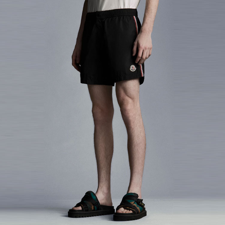Details for 몽클레르 SS21 블랙 나일론 사이드 스트라이프 수영 반바지. G10912C7070053326999