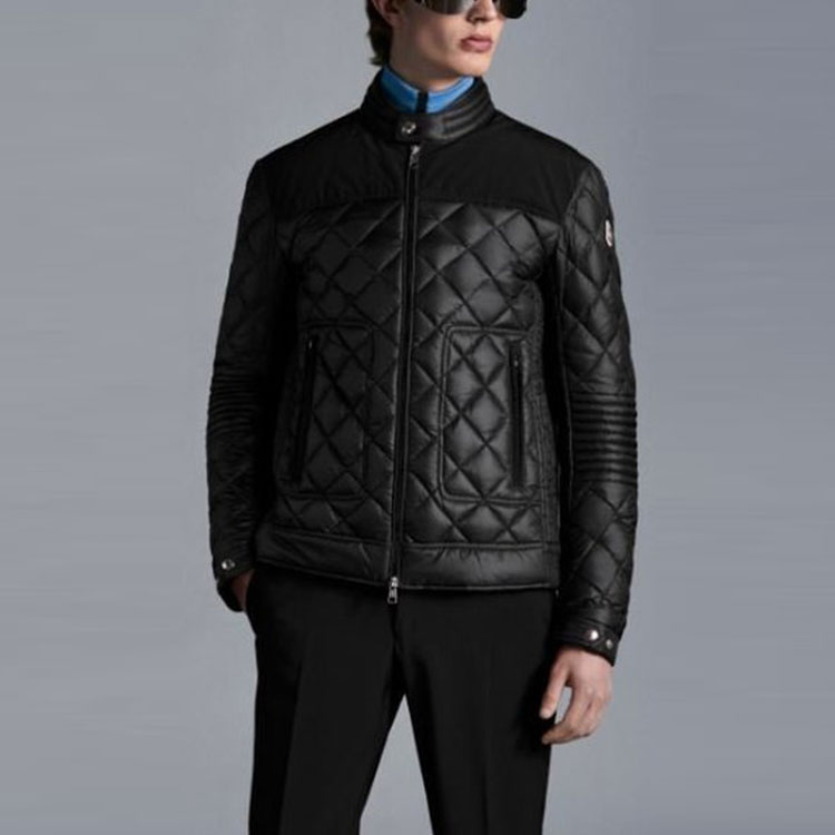 Moncler SS21 Unisex Black Puffer Jacket with Stand Collar and Detail Panels. 0911A0005068950999 圖 4