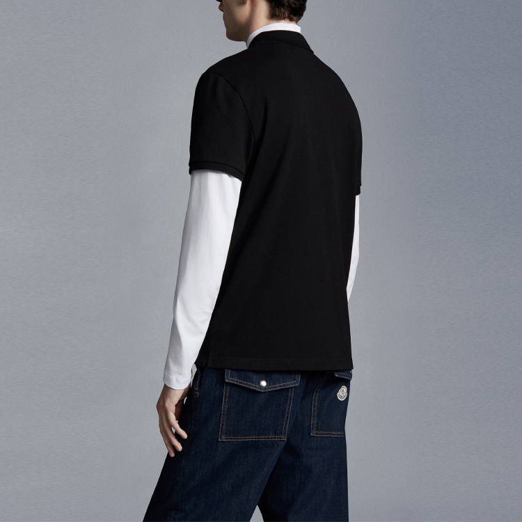 Shop Moncler SS22 黑色珠母鈕扣純棉POLO衫 H10918A0000484556999