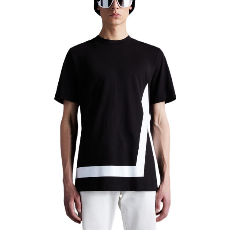 Lookbook Moncler SS22 Camiseta Negra de Manga Corta con Logo Estampado. H20918C000018390T999