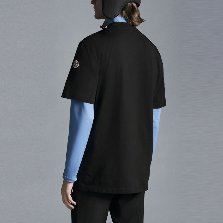Shop Moncler SS22 黑色短袖T恤 印花Logo. H20918C000408390T999
