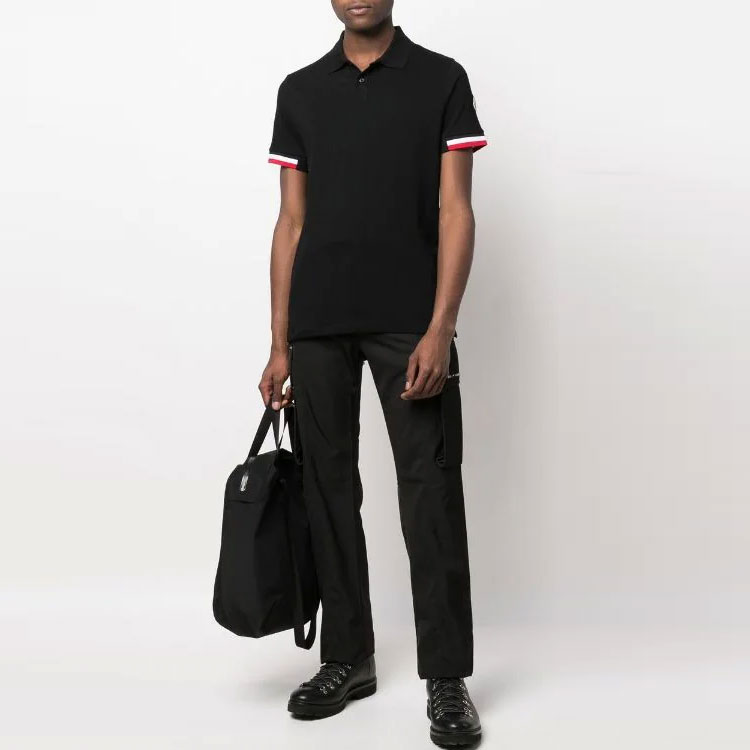 Purchase Moncler SS22 黑色短袖POLO衫對比袖口設計。 H10918A00023899P0999