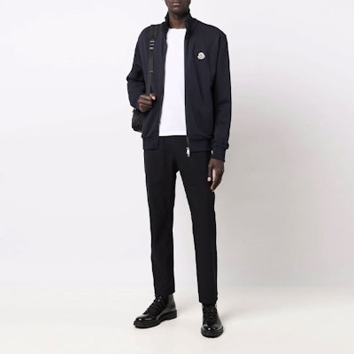 Moncler SS22 黑色胸前印花拉链夹克。 G20918G00036809KR778 Lookbook Moncler SS22 黑色胸前印花拉链夹克。 G20918G00036809KR778