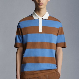 Moncler SS22 藍色拼接條紋徽標印花短袖POLO衫 H10918A00016899NN706 Lookbook Moncler SS22 藍色拼接條紋徽標印花短袖POLO衫 H10918A00016899NN706
