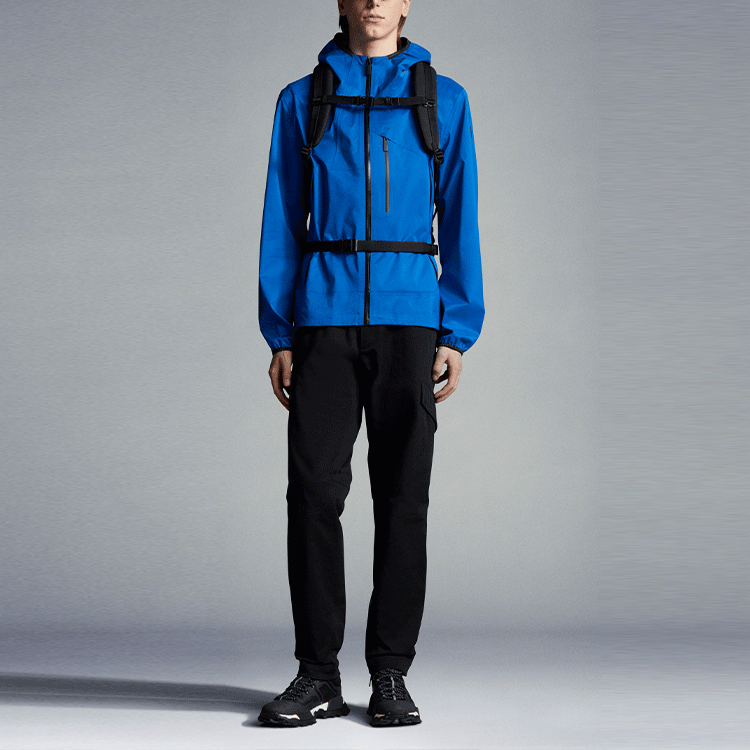 Lookbook Moncler SS22 Jaket Hood Minimalis Warna Solid H10911A000945957C75N