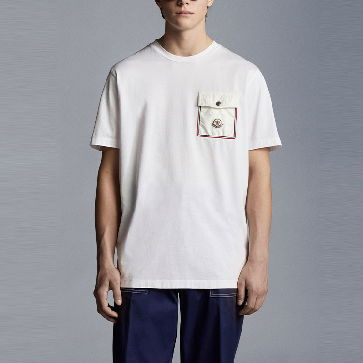Lookbook Moncler SS22 Logo Sulam T-Shirt Lengan Pendek Crew Neck dengan Poket H10918C000488390Y001