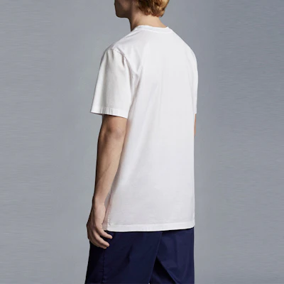 Moncler SS22 Logo Sulam T-Shirt Lengan Pendek Crew Neck dengan Poket H10918C000488390Y001 Purchase Moncler SS22 Logo Sulam T-Shirt Lengan Pendek Crew Neck dengan Poket H10918C000488390Y001