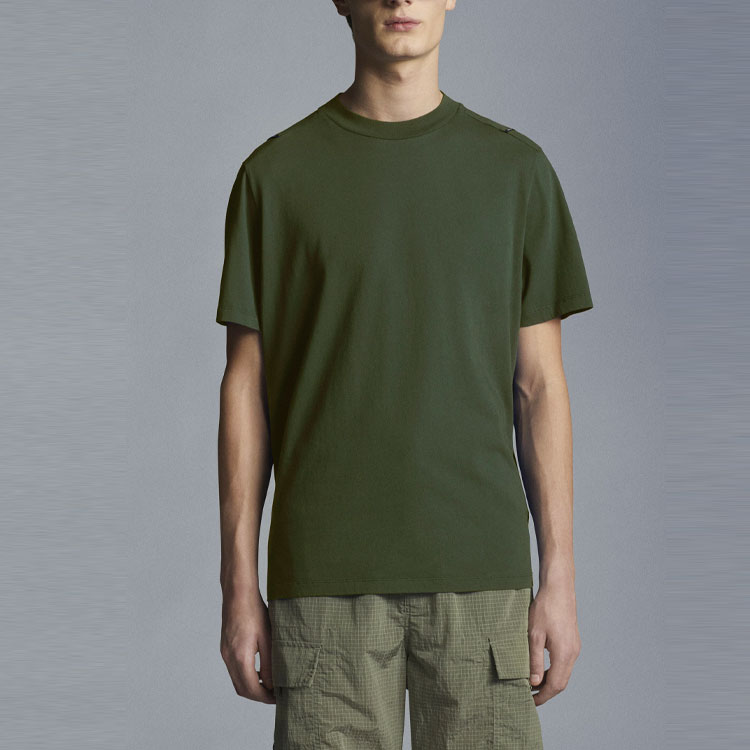 Moncler SS22  Solid Logo Patch Crewneck Short Sleeve T-Shirt. H10918C00013829H88B4 圖 4