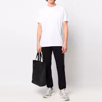 Lookbook Pantalones Deportivos Moncler SS22 con Logo y Rayas Laterales. 8H00018809LA999