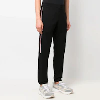 Purchase Pantalones Deportivos Moncler SS22 con Logo y Rayas Laterales. 8H00018809LA999