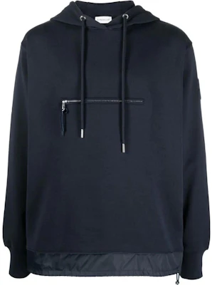 Moncler SS22 黑色抽绳连帽衫带标志补丁 H10918G00019809KR778 Buy Moncler SS22 黑色抽绳连帽衫带标志补丁 H10918G00019809KR778