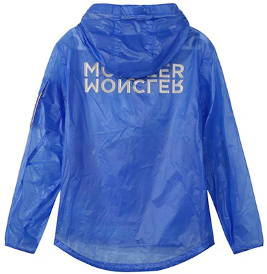 盟可睐 SS22 Ebizo 字母印花防晒连帽夹克 蓝色. 1A00138539MC71N Lookbook 盟可睐 SS22 Ebizo 字母印花防晒连帽夹克 蓝色. 1A00138539MC71N