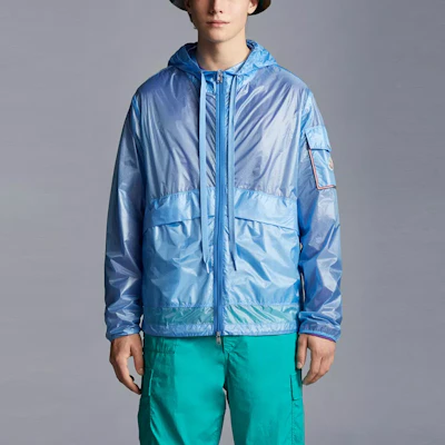 盟可睐 SS22 Ebizo 字母印花防晒连帽夹克 蓝色. 1A00138539MC71N Purchase 盟可睐 SS22 Ebizo 字母印花防晒连帽夹克 蓝色. 1A00138539MC71N