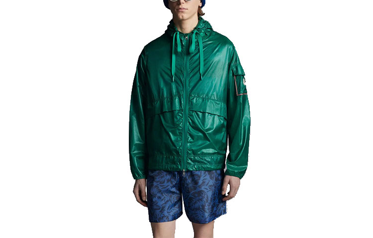 Moncler SS22 Green Minimalist Letter Logo Hooded Jacket Men’s. H10911A00138539MC825