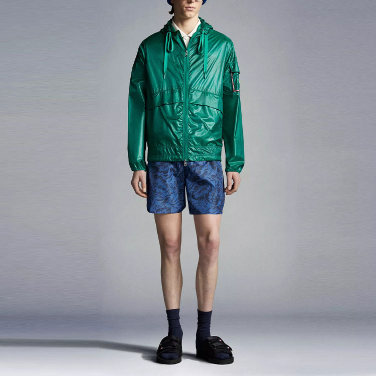 Shop Moncler Jaket Hoodie Pria Logo Huruf Minimalis Hijau SS22. H10911A00138539MC825