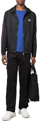 Moncler SS22 Hattab Chaqueta Negra con Capucha Logo para Hombre. H10911A0008568352999 Lookbook Moncler SS22 Hattab Chaqueta Negra con Capucha Logo para Hombre. H10911A0008568352999