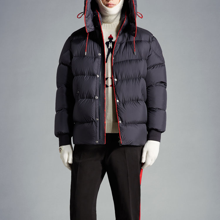 Moncler SS22 Navy Blue  Short Down Jacket with Logo Jacquard and Hood. H20911A00140549SK779 圖 3