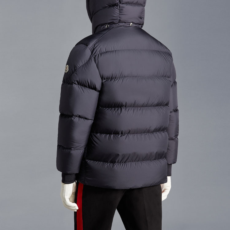 Moncler SS22 Navy Blue  Short Down Jacket with Logo Jacquard and Hood. H20911A00140549SK779 圖 5