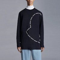 Moncler SS22 海軍藍圓形徽標印花長袖T恤 H10918D000098390T778 Lookbook Moncler SS22 海軍藍圓形徽標印花長袖T恤 H10918D000098390T778