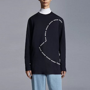Moncler SS22 海軍藍圓形徽標印花長袖T恤 H10918D000098390T778 Lookbook Moncler SS22 海軍藍圓形徽標印花長袖T恤 H10918D000098390T778
