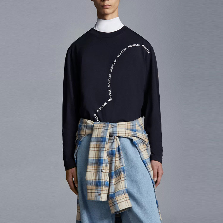 Shop Moncler SS22 海軍藍圓形徽標印花長袖T恤 H10918D000098390T778
