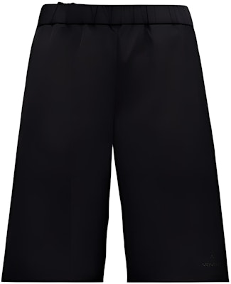 Moncler SS22 Solid Straight-Cut Casual Shorts Men. H10912B00001595OS999 Buy Moncler SS22 Solid Straight-Cut Casual Shorts Men. H10912B00001595OS999