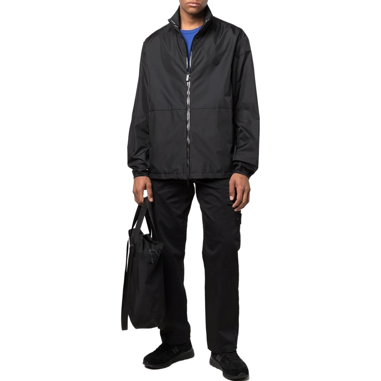 Lookbook 蒙克莱 SS22 防水黑标字母印花高领夹克 黑色男款 H10911A0009768352999