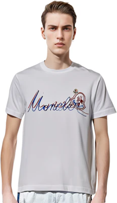 Moncler SS22 Baju T Putih Crewneck dengan Cetakan Logo Warna Solid. H10918C000428390T001 Sizing Moncler SS22 Baju T Putih Crewneck dengan Cetakan Logo Warna Solid. H10918C000428390T001
