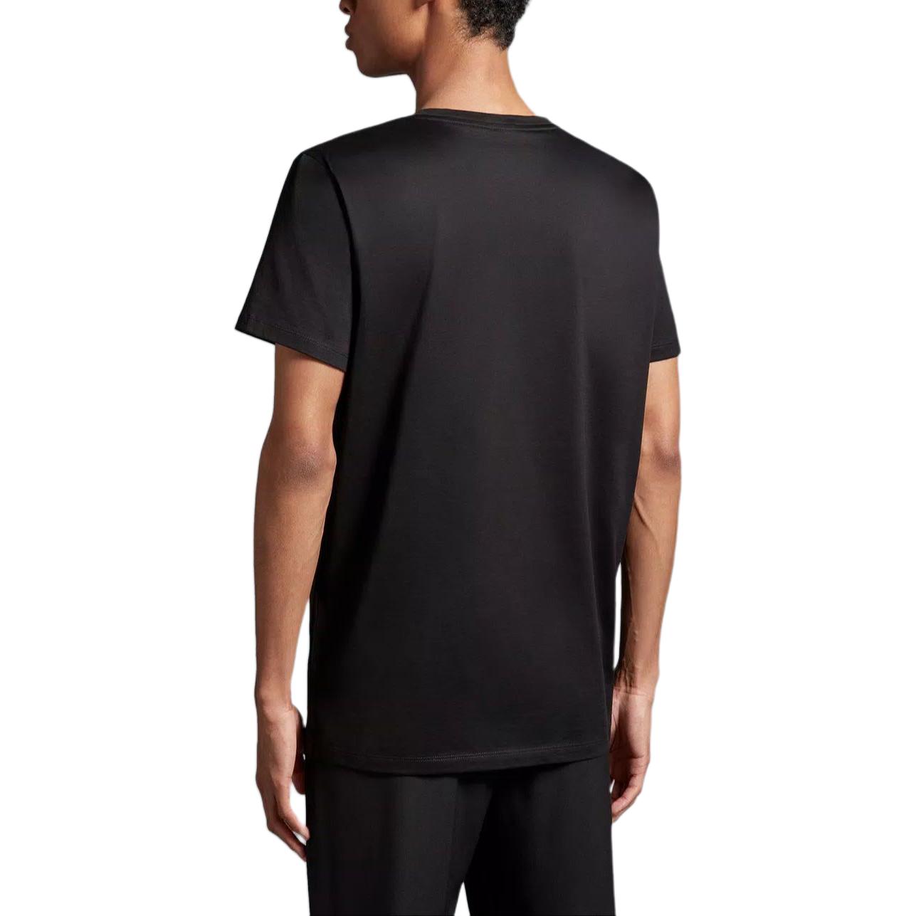 Purchase Moncler SS23 Kaos Hitam Logo Patch Lengan Pendek Kasual I10918C000588390Y999