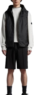 Moncler SS23 Black Solid Logo Patch Zip-Up Hooded Vest. I10911A0010768352999 Lookbook Moncler SS23 Black Solid Logo Patch Zip-Up Hooded Vest. I10911A0010768352999