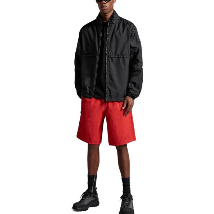 Lookbook 몽클레어 SS23 블랙 솔리드 집업 스탠드 칼라 자켓. I10911A0010568352999