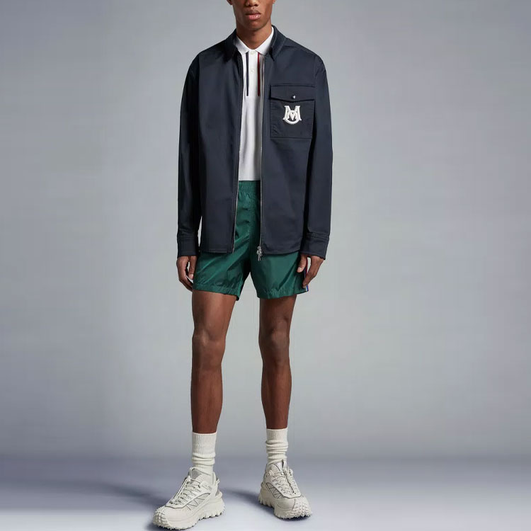 Lookbook 몽클레르 SS23 로고 수영 반바지 딥 그린 통기성 스트레이트 핏. I10912C000115332684C