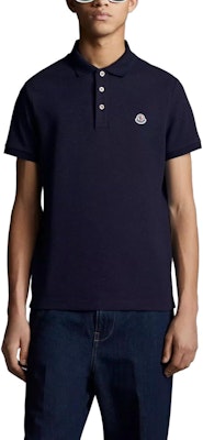 Moncler SS23 Baju Polo Biru Tua dengan Rekaan Patch Logo Solid. I10918A000198455677X Lookbook Moncler SS23 Baju Polo Biru Tua dengan Rekaan Patch Logo Solid. I10918A000198455677X