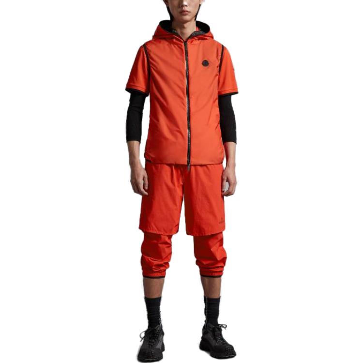 Lookbook モンクレール SS23 オレンジ ロゴパッチ フーデッドベスト. I10911A001076835245I