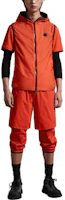 Lookbook Moncler SS23 橘色標誌連帽背心. I10911A001076835245I