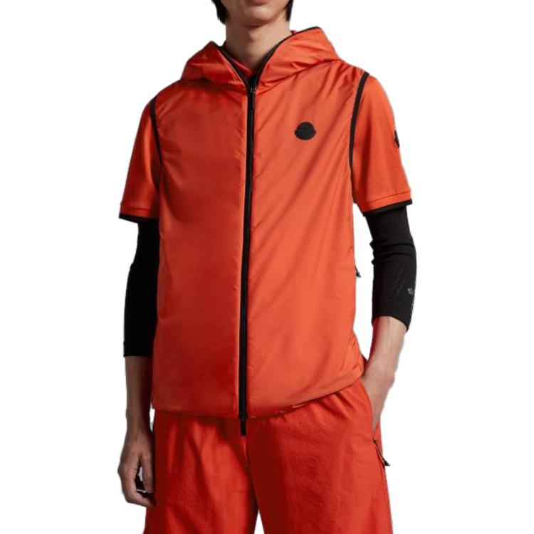 Shop モンクレール SS23 オレンジ ロゴパッチ フーデッドベスト. I10911A001076835245I
