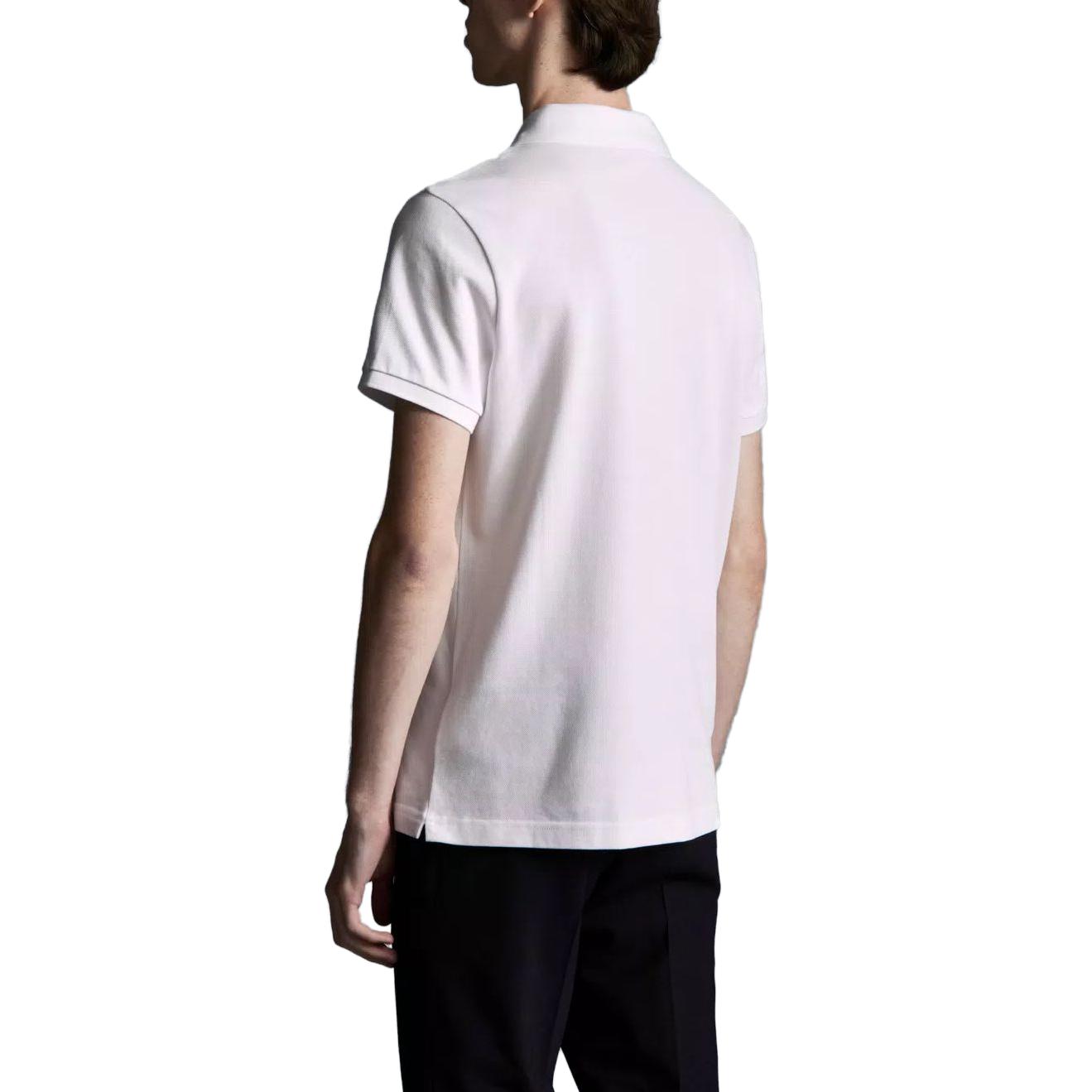 Shop Moncler SS23 Kemeja Polo Lengan Pendek Putih Logo Patch. I10918A0001984556001