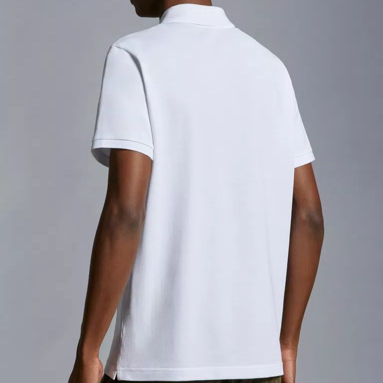 Details for Moncler SS23 Kemeja Polo Lengan Pendek Putih Logo Patch. I10918A0001984556001