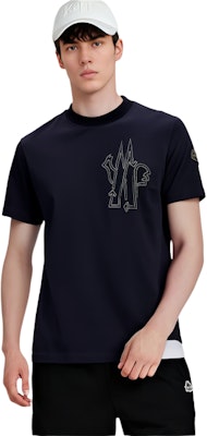 Moncler SS23 Born to Protect Logo Baju Hitam Leher Bulat Lelaki. I10918C00039899YU999 Cheap Moncler SS23 Born to Protect Logo Baju Hitam Leher Bulat Lelaki. I10918C00039899YU999