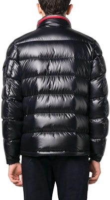 蒙克莱 SS23 Bourne 黑色连帽羽绒夹克 男女同款. I20911A00023595ZJ999 Lookbook 蒙克莱 SS23 Bourne 黑色连帽羽绒夹克 男女同款. I20911A00023595ZJ999