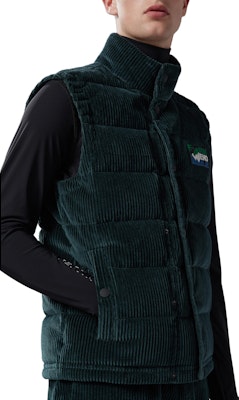 Moncler SS23 Jantzen 燈芯絨羽絨背心 深綠色 標誌貼章 I20971A0000854AL0897 Purchase Moncler SS23 Jantzen 燈芯絨羽絨背心 深綠色 標誌貼章 I20971A0000854AL0897