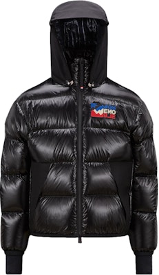 Moncler SS23 Marcassin 男女款黑色連帽羽絨外套附品牌標誌。 I20971A0004954AN2999 Buy Moncler SS23 Marcassin 男女款黑色連帽羽絨外套附品牌標誌。 I20971A0004954AN2999