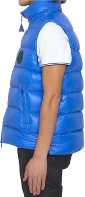 Moncler SS23 Parke Biru Vest Uniseks - Warna Solid dengan Logo Patch. 1A00046M2648P69 Purchase Moncler SS23 Parke Biru Vest Uniseks - Warna Solid dengan Logo Patch. 1A00046M2648P69