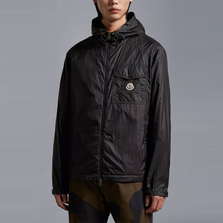 Shop Moncler SS23 Jaket Lengan Panjang Hitam Samakar Logo Patch Solid. I10911A00152595F3999