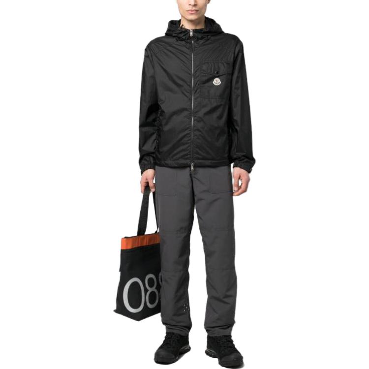Lookbook Chaqueta Negra con Capucha Moncler SS23 Samakar Logo Patch 1A00152595F3SAMAKAR999