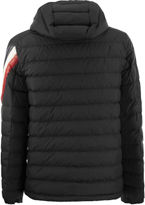 Moncler SS24 Berard 男女同款黑色徽章長袖連帽羽絨外套 J10911A0001254A81999 Lookbook Moncler SS24 Berard 男女同款黑色徽章長袖連帽羽絨外套 J10911A0001254A81999