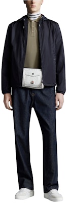 Moncler SS24 男士蓝色徽标连帽拉链夹克 J10911A0009054155743 Lookbook Moncler SS24 男士蓝色徽标连帽拉链夹克 J10911A0009054155743