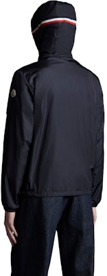 Moncler SS24 男士蓝色徽标连帽拉链夹克 J10911A0009054155743 Purchase Moncler SS24 男士蓝色徽标连帽拉链夹克 J10911A0009054155743