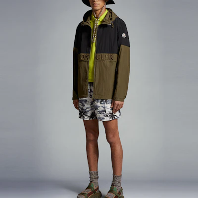 몽클레르 SS24 졸리 지퍼업 루즈핏 후디 재킷 블랙 그린. J10911A000885973399T Purchase 몽클레르 SS24 졸리 지퍼업 루즈핏 후디 재킷 블랙 그린. J10911A000885973399T